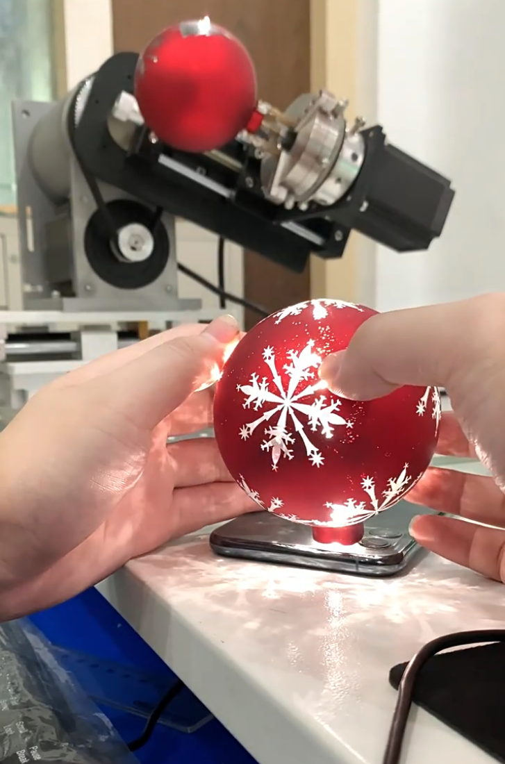 漆面圣誕球打標(biāo)效果案例